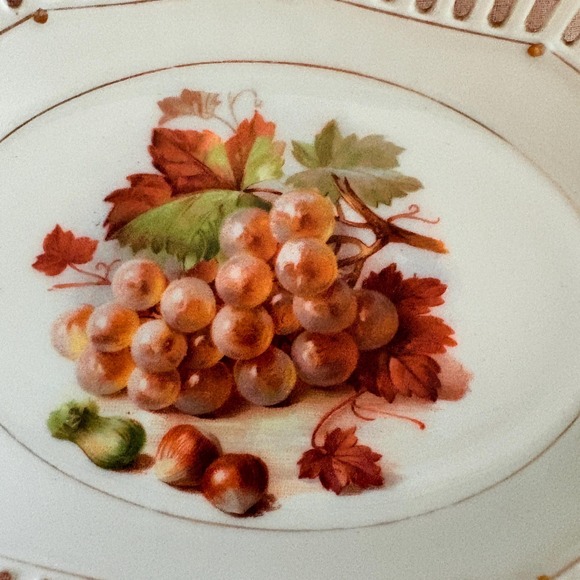 Vintage Schumann Bavaria Reticulated Porcelain Dish‎ Grapes & Nuts Oval Germany - Picture 9 of 10